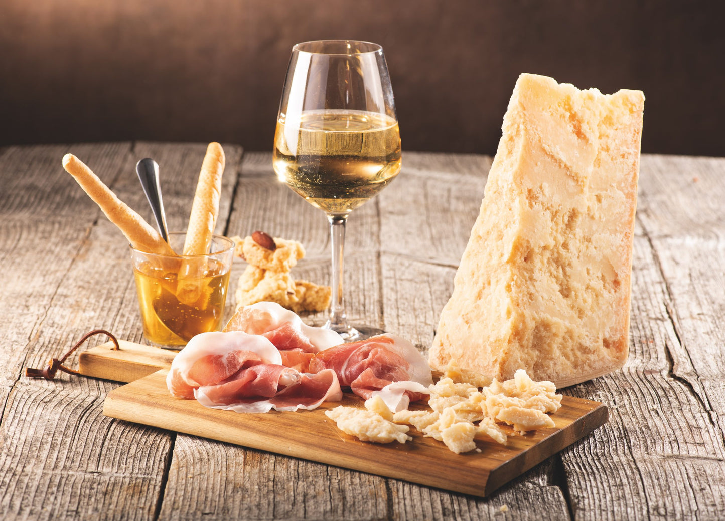 Parmigiano Reggiano DOP 24 Months - 1kg | 2.2lb - Caseificio Dotti